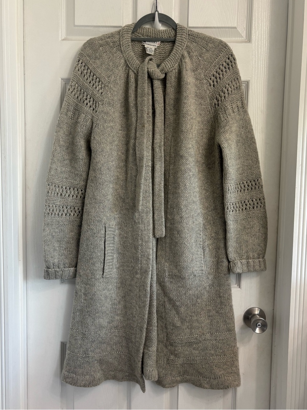 Weinstock’s 100% Wool Tie-Neck Long Knit Cardigan in Gray Large Vintage